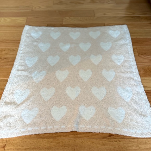 Barefoot Dreams CozyChic Heart Blanket - Pink and White - Picture 5 of 10